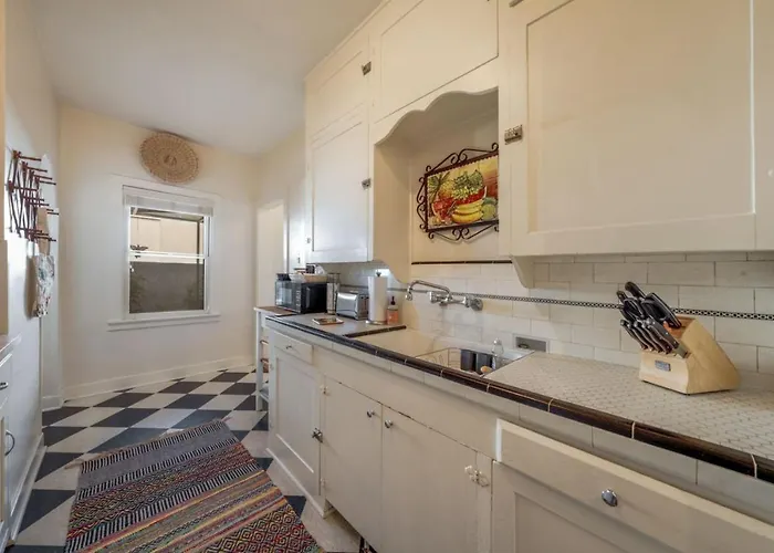 Charming Sam Hughes 1 Bedroom 1 Ba Outdoor Dining Holiday home Tucson